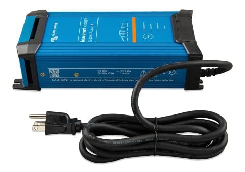Victron Blue Smart IP22 Charger 220V 12V 30A (1) Akü Şarj Cihazı (BPC123047002)